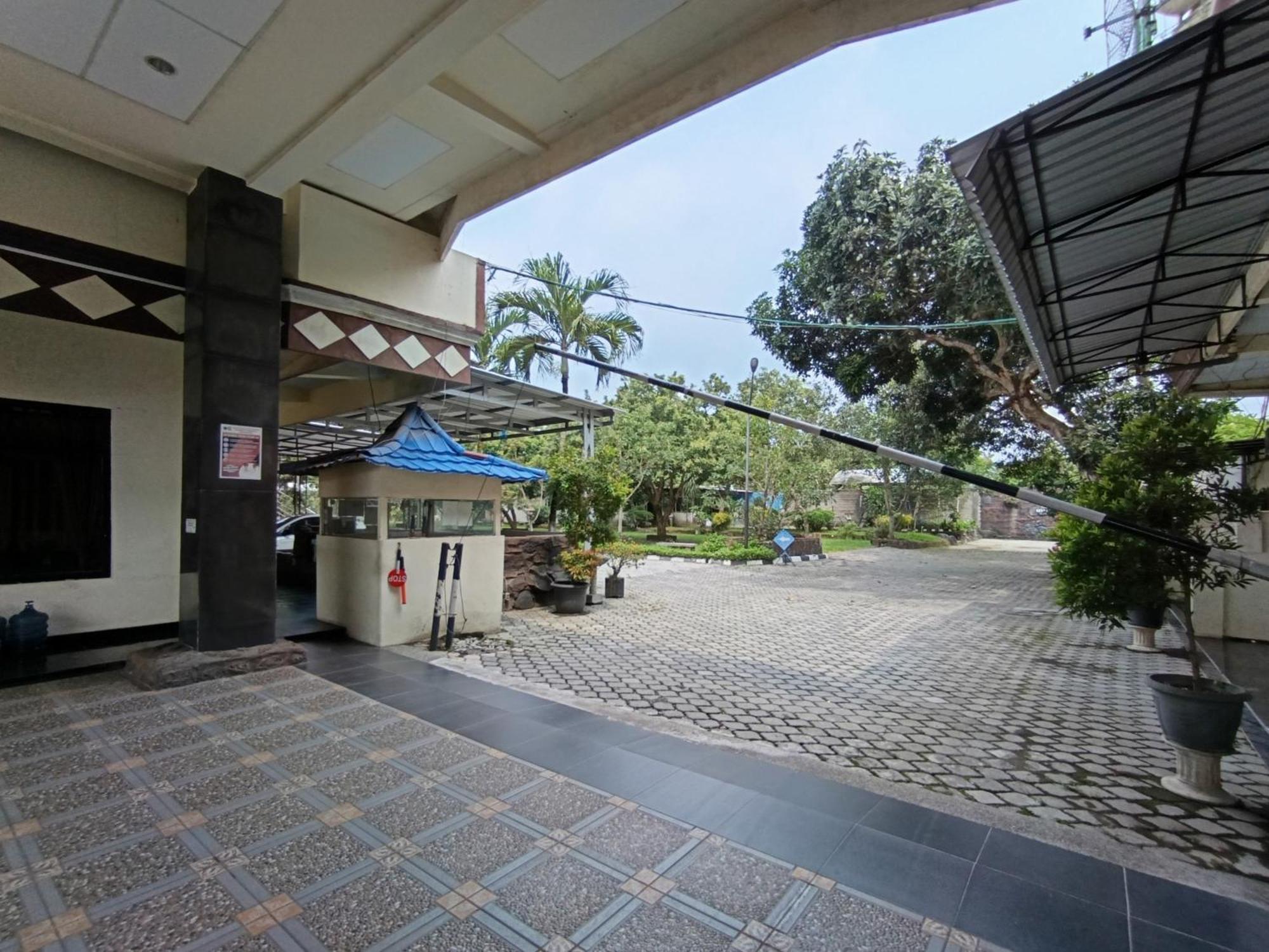فندق Gita Puri Redpartner Blitar المظهر الخارجي الصورة