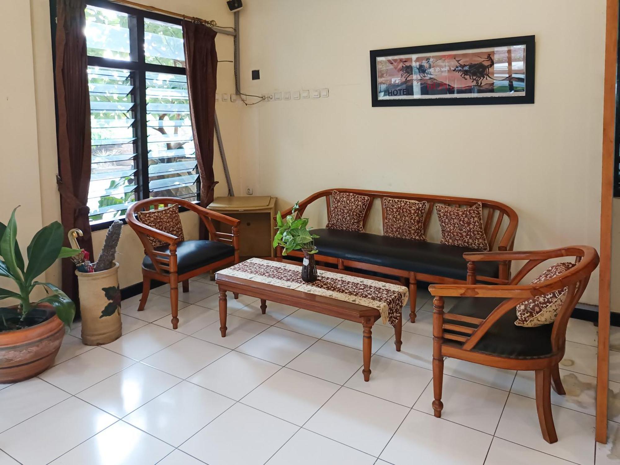 فندق Gita Puri Redpartner Blitar المظهر الخارجي الصورة