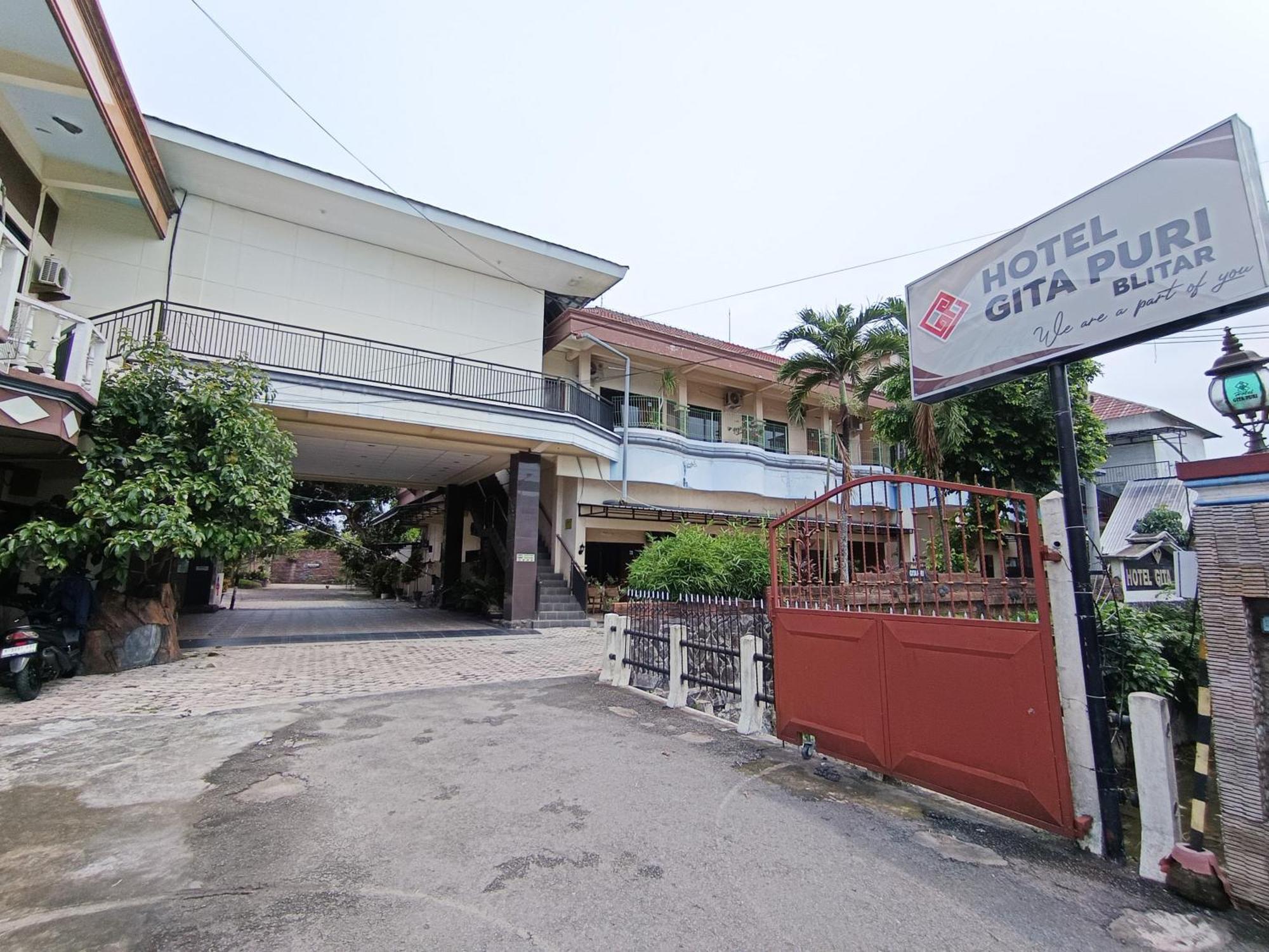 فندق Gita Puri Redpartner Blitar المظهر الخارجي الصورة